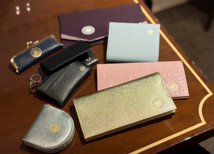 『新品未使用』　皇居財布　モカ 七*止様 【新品未使用】皇居 財布 二つ折り がま口 カフェオレ モカ