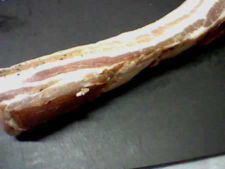 自家製塩漬け肉熟成二週間めー。