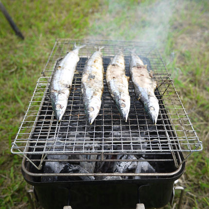 角形グリルでサンマ焼いてます