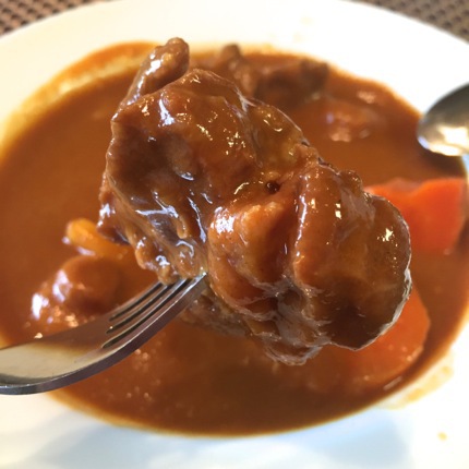 ダッチオーブンで牛タンが柔らかく煮えました