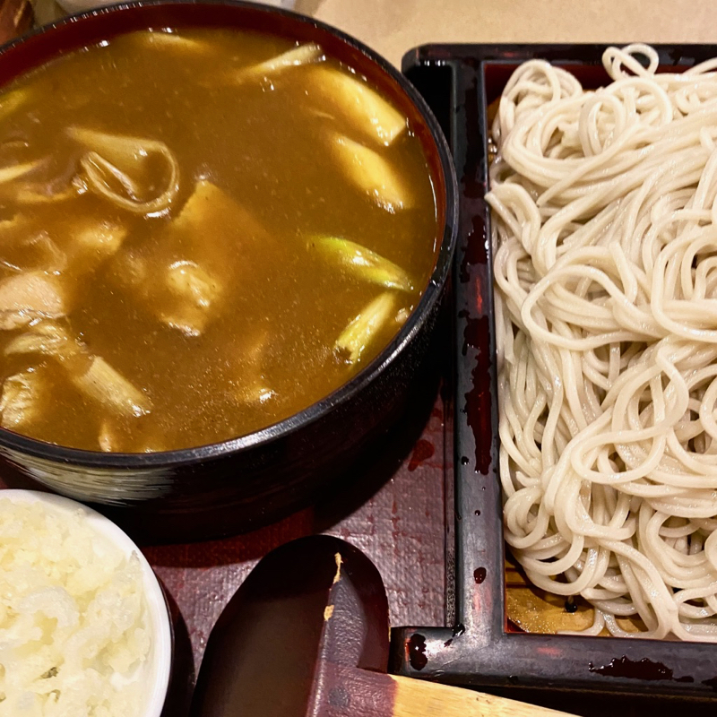 お蕎麦屋さんのカレー