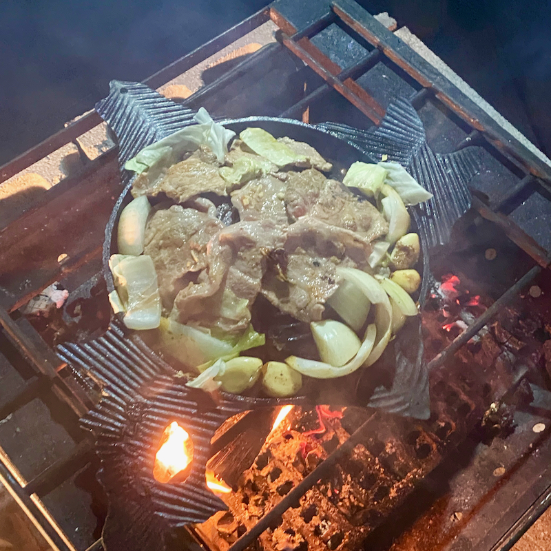 キャンプ飯　ジンギスカン鍋