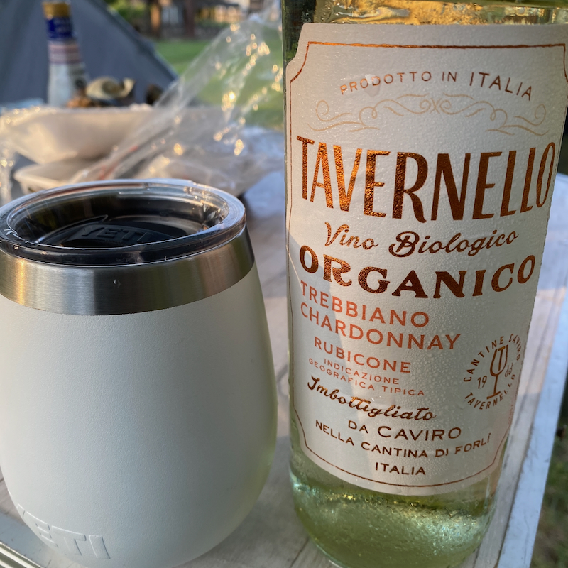 キャンプでワイン飲むよね。
