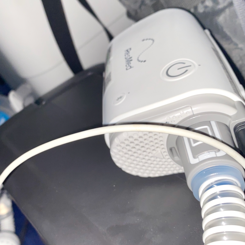 コンパクトな小型CPAP Airminiの写真
