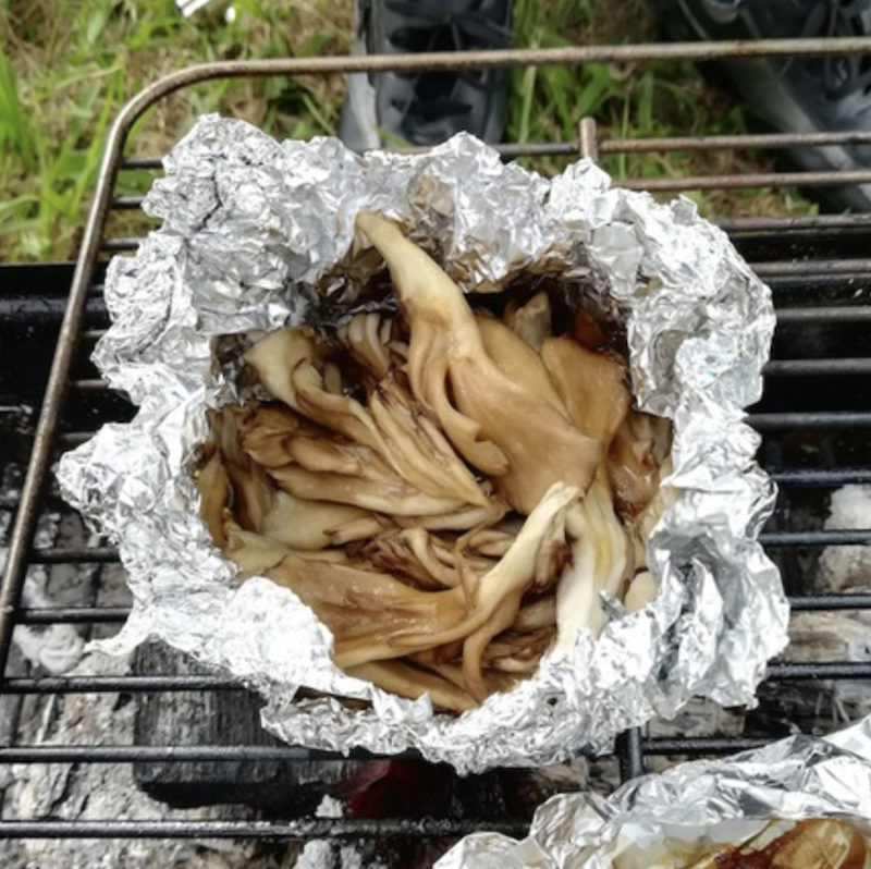 キノコのホイル焼きが美味しく出来ました