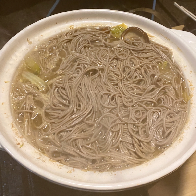 キャンプ場で食べる鍋は美味しいのです。