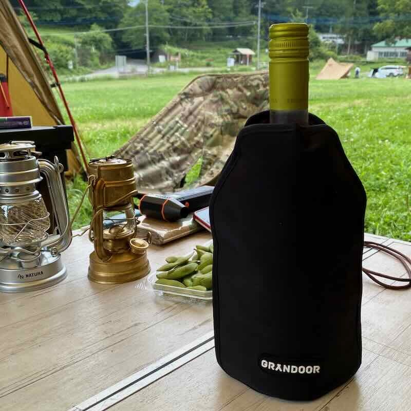 ワインクーラー活用。キャンプ場でワインを飲む