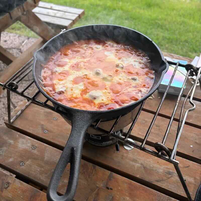 チーズたっぷりのイタリア風ミートボールグラタン。