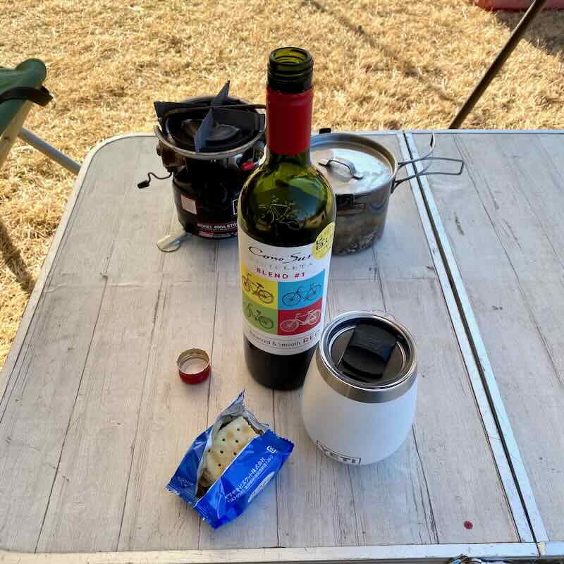 蓋つきのワイングラスで虫が入らない