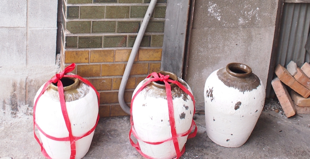 ご自由にどうぞ」: 紹興酒の甕（かめ） - 路上観察ブログ