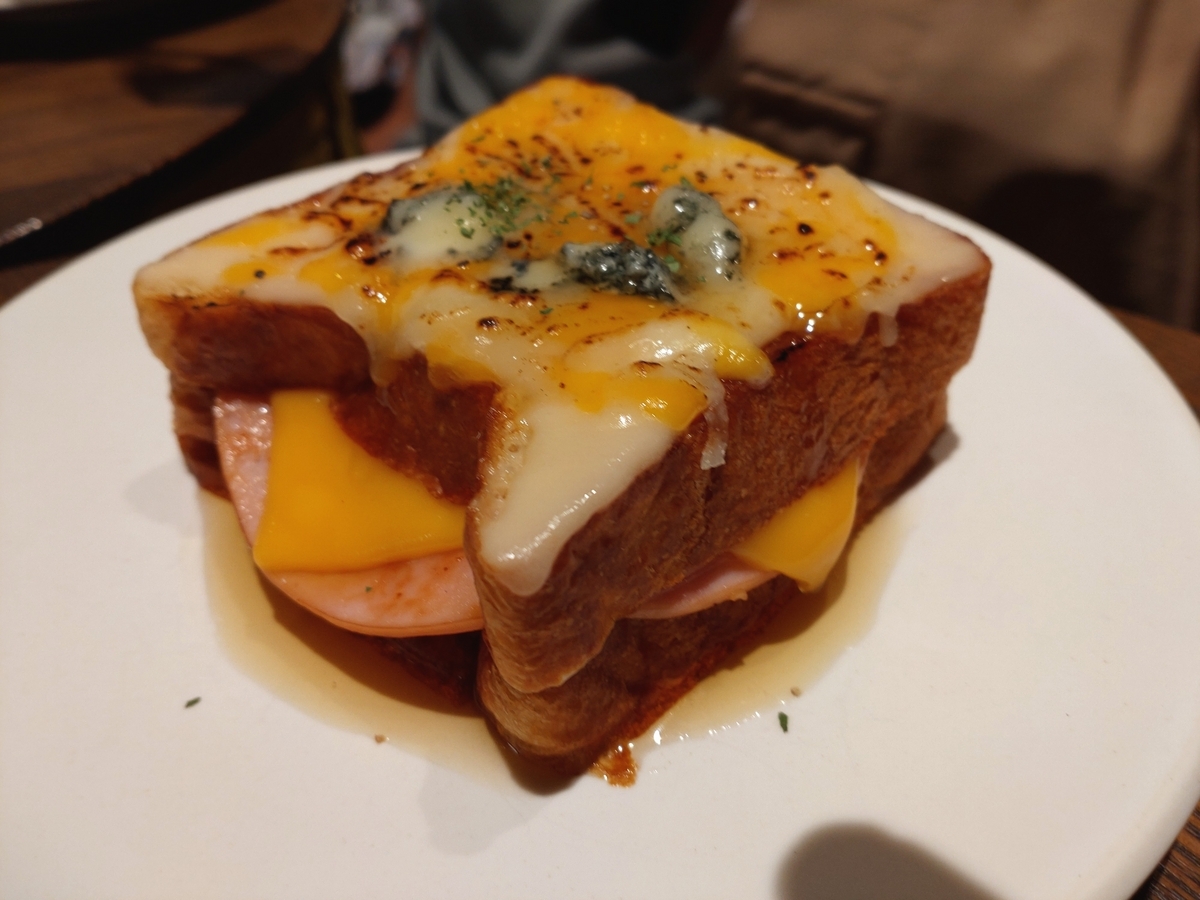 パンとエスプレッソとまちあわせ　クワトロチーズのクロックムッシュ