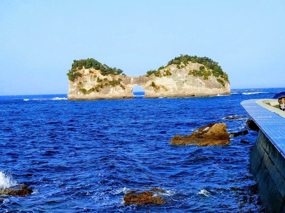 円月島