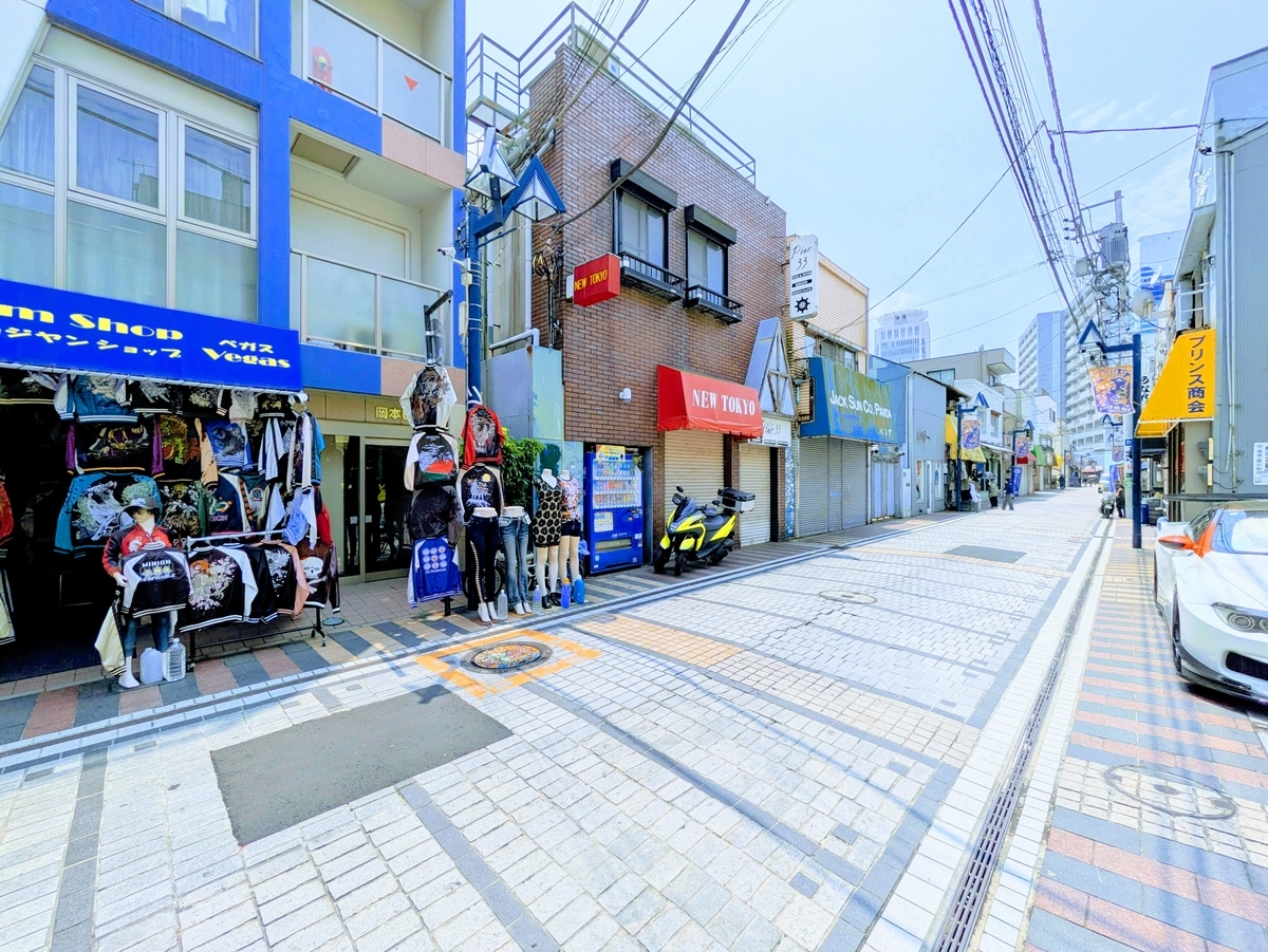 横須賀　どぶ板通り