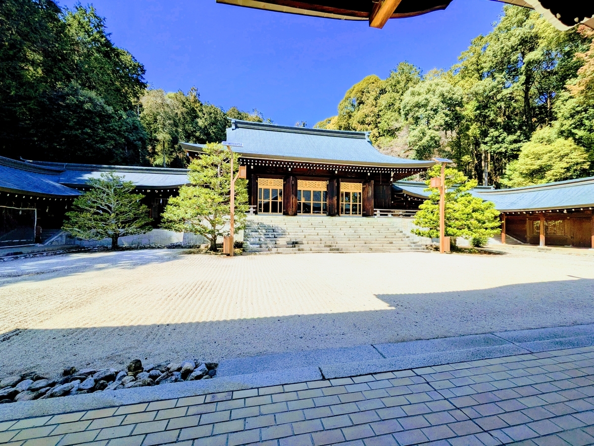 近江神宮　内拝殿
