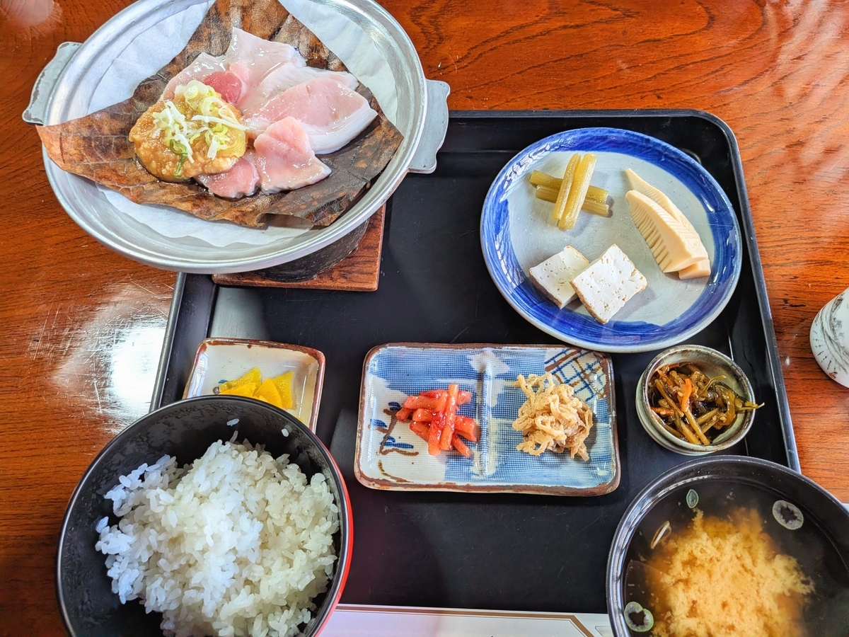 基太の庄の乗務員食