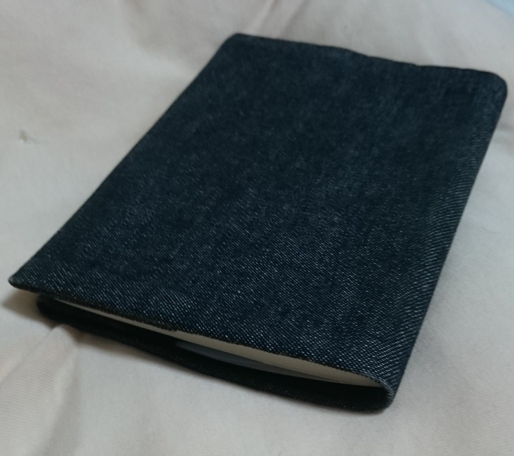 手汗がきついし読書家としてはオシャレでかっこいいブックカバーがほしい あぽかるポスト