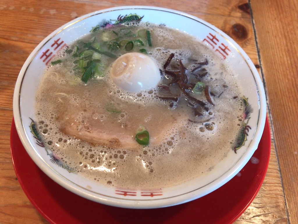 金沢市泉本町 がんばる軒 で王道豚骨ラーメンばい あぽろんのつぶやき