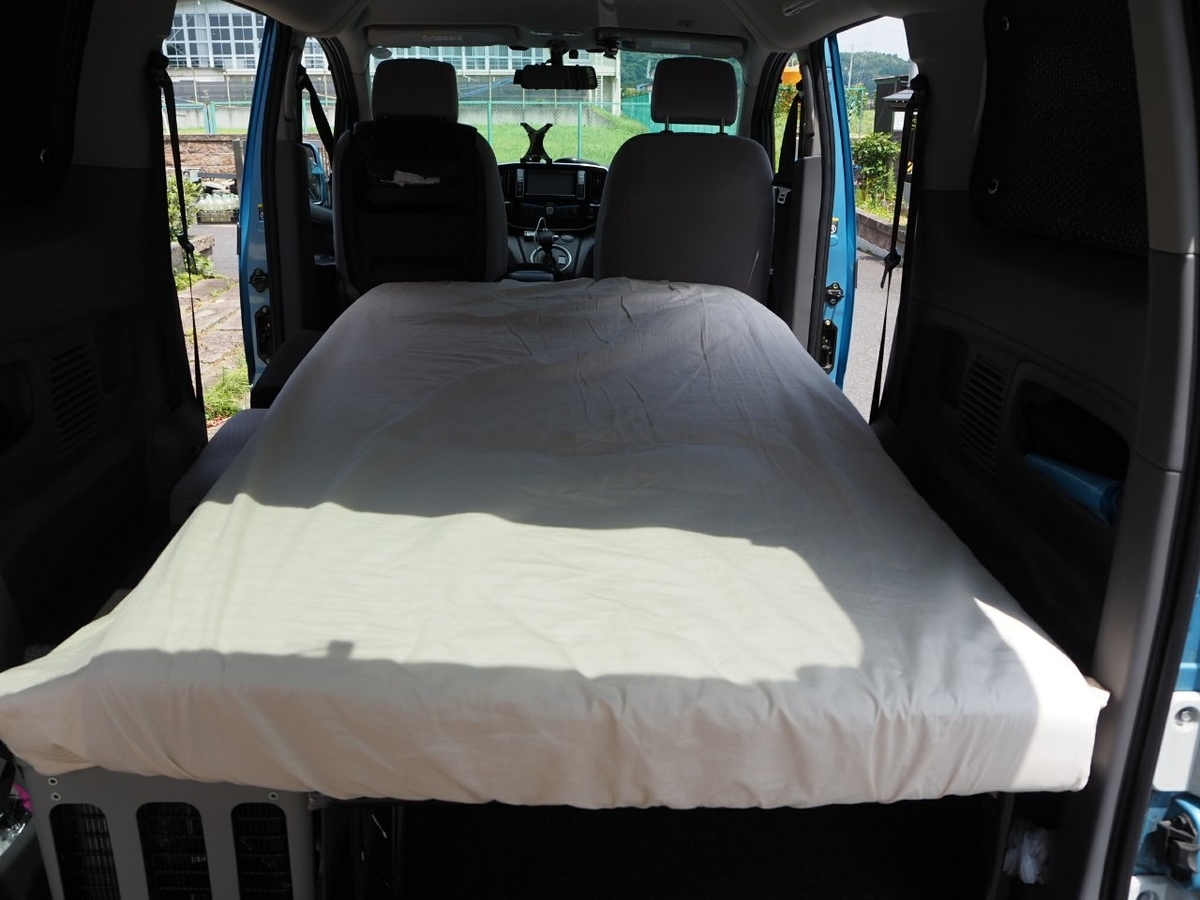 快適車中泊計画 E Nv0の後部座席ベッド化 電気自動車 ポカリでgo