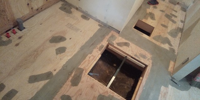 600角タイル 渚さんは床職人