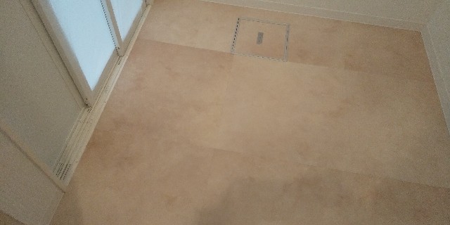 600角タイル 渚さんは床職人