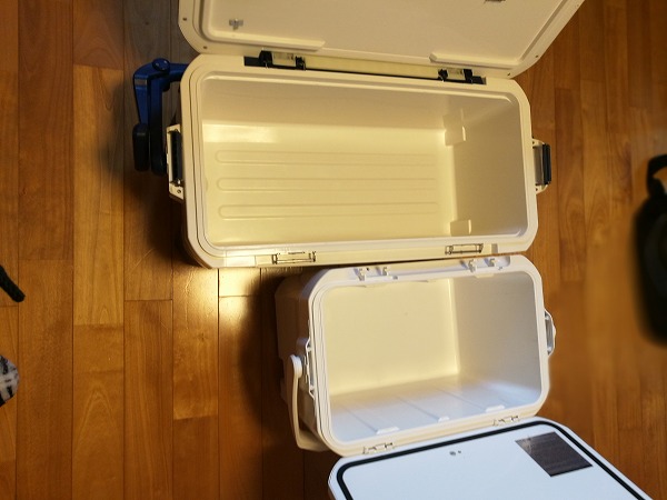 クーラーボックス 釣り用 ホリデー クール (20~26リットル) 200LZ-320Q/260LZ-326Q シマノ(SHIMANO)