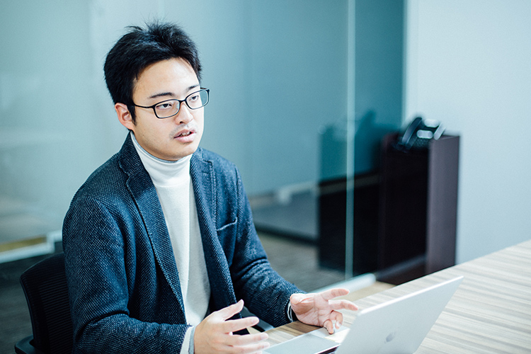 アルマについて語る海保氏