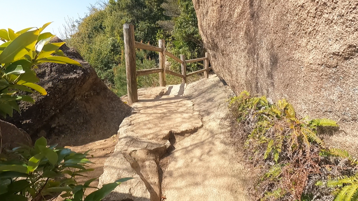 弥山山頂へ 結構登山だぞ？