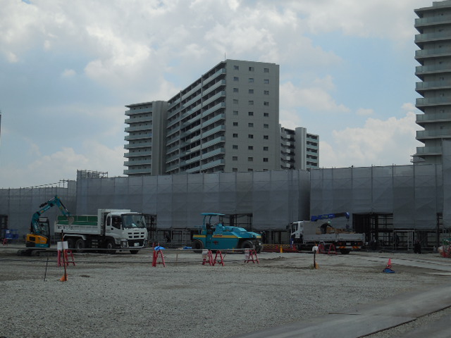 SUZUKI 販売店 & 浦和美園センター(自動車修理工場) SUZUKI 販売店 & 浦和美園センター(自動車修理工場)