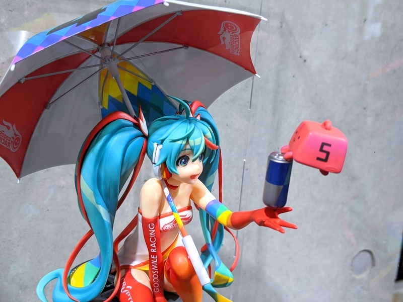 米山舞イラスト個展「SHE」の画像