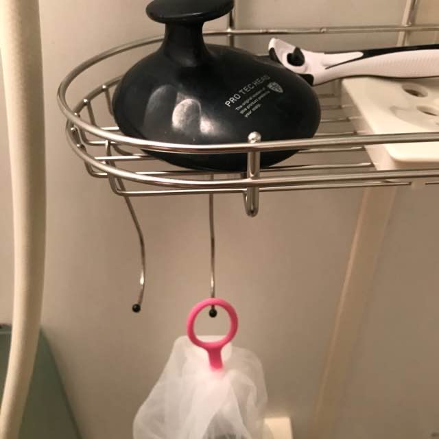 たっぷり収納&掃除がラクに!お風呂収納はシャワーラックで決まり