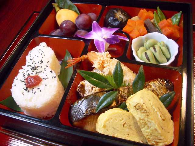 松花堂弁当】さわら幽庵焼き/しんびき粉の海老天と鶏唐揚げetc. for母