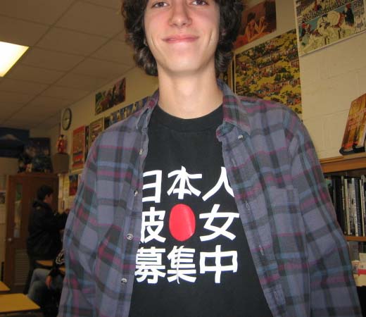日本人彼女募集Tシャツ