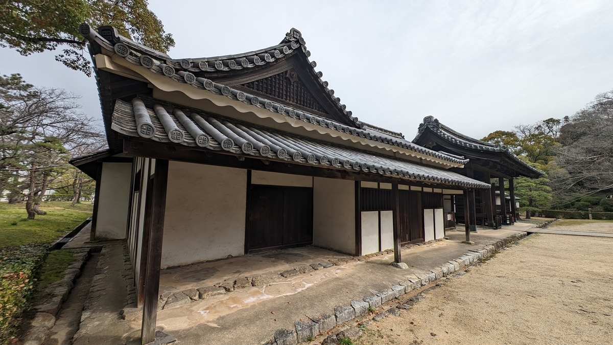 美しい石垣が魅力✨現存十二天守「丸亀城」 - すまりんの てくてく