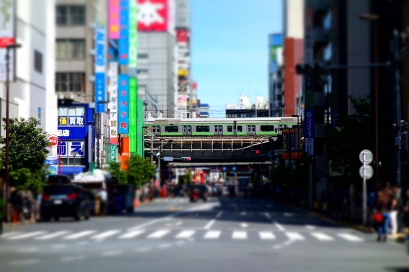 東京秋葉原ミニチュア風 ジオラマ風 写真 高架を走る電車 嵐 ゴルフ ミステリーの日々２