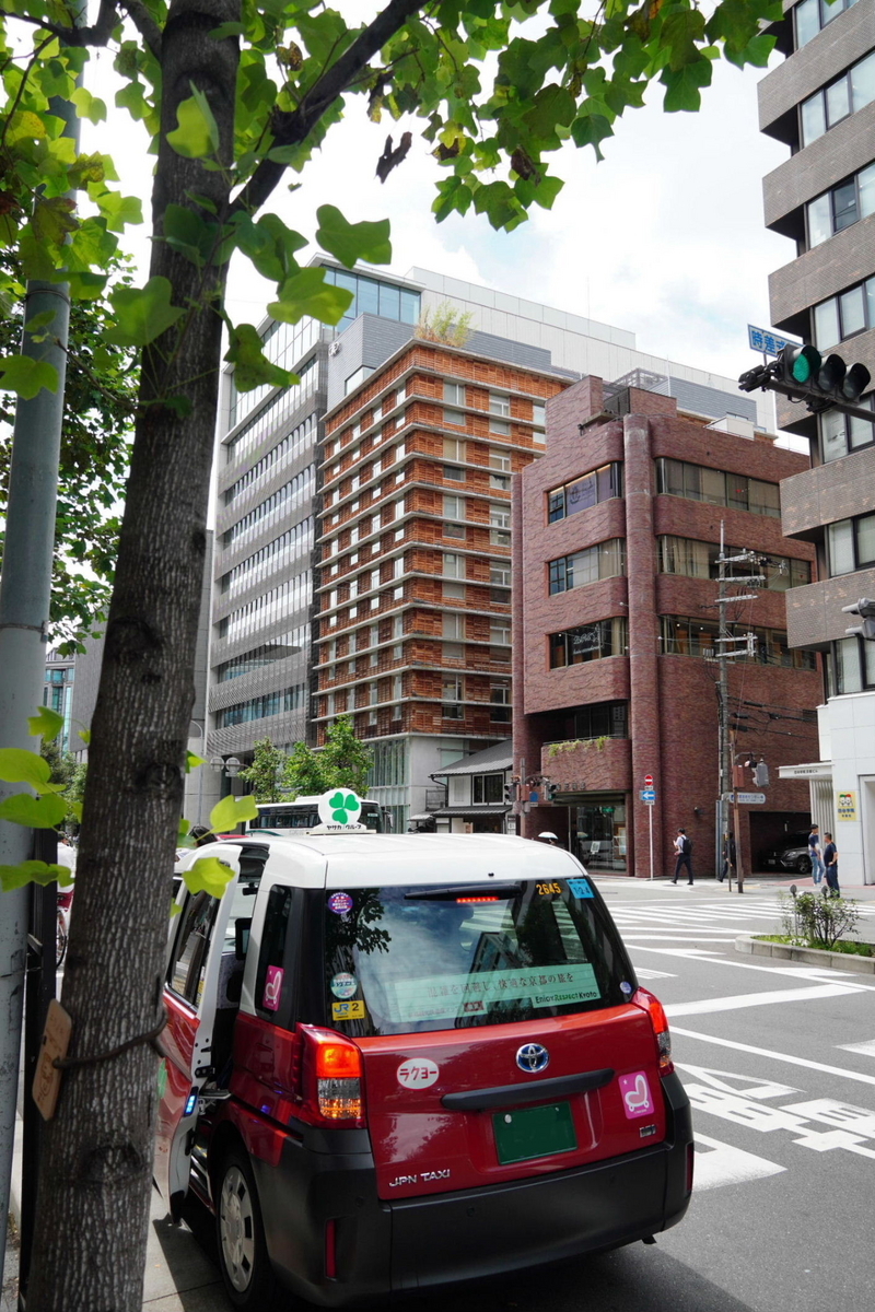 京都・町歩き 京都・祇園 散策ツアー (先斗町、八坂神社、花見小路)
