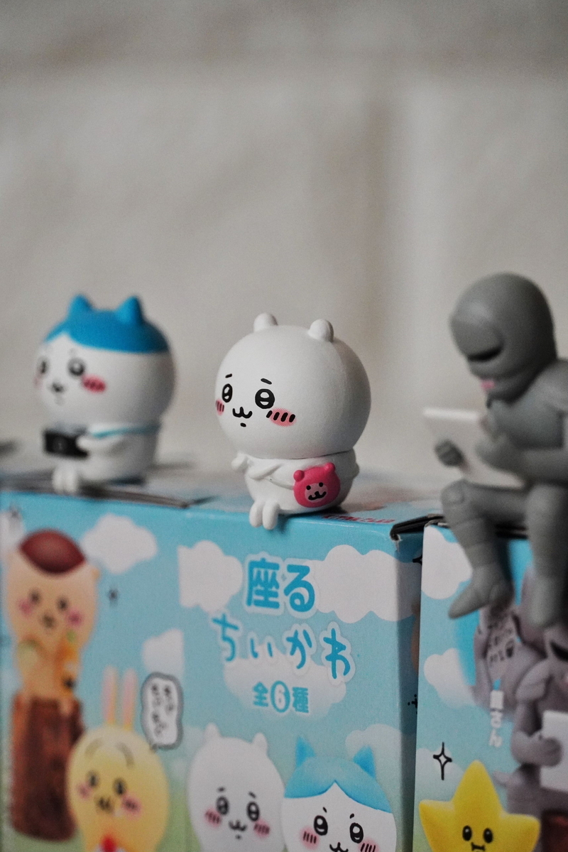 ちいかわ増殖中『座るちいかわ＆ミニマスコット＆ランチボックス
