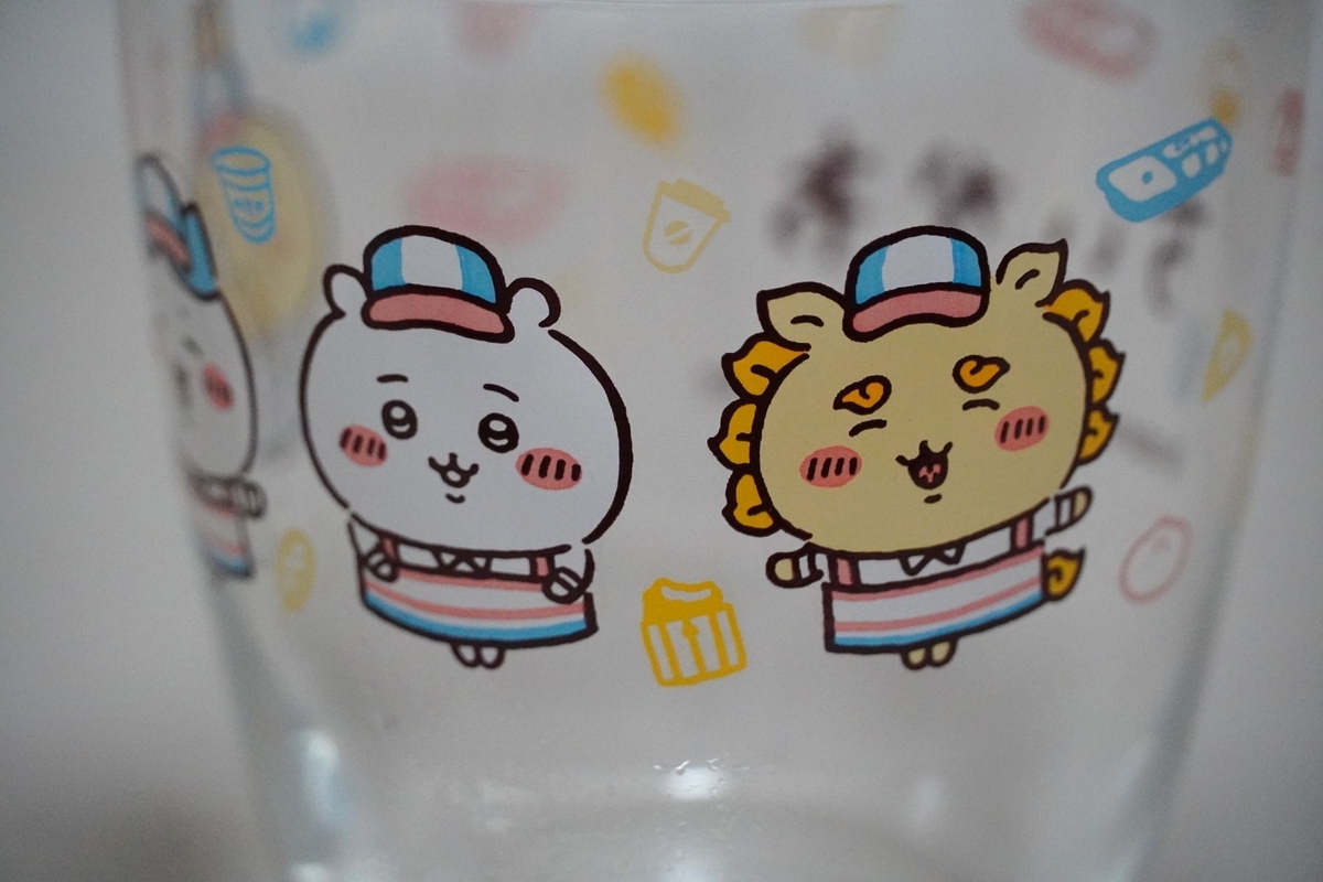 ちいかわ - ちいかわ ちいかわグラス 白桃ゼリー ファミリーマート 限定 2種 全6点セット 店員衣装やお絵描きするちいかわ達がデザインされた「ちいかわ