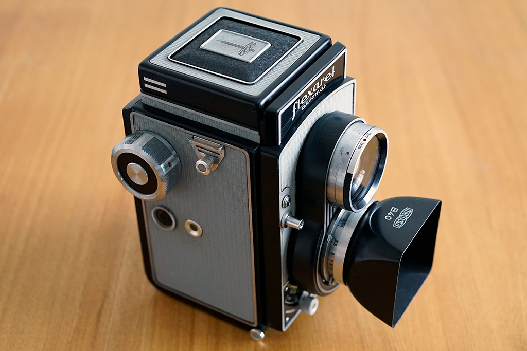 カメラ フィルムカメラ チェコスロバキアの二眼レフカメラFlexaret VIがやってきた - カメラが カメラ フィルムカメラ チェコスロバキアの二眼レフカメラFlexaret VIがやってきた - カメラが
