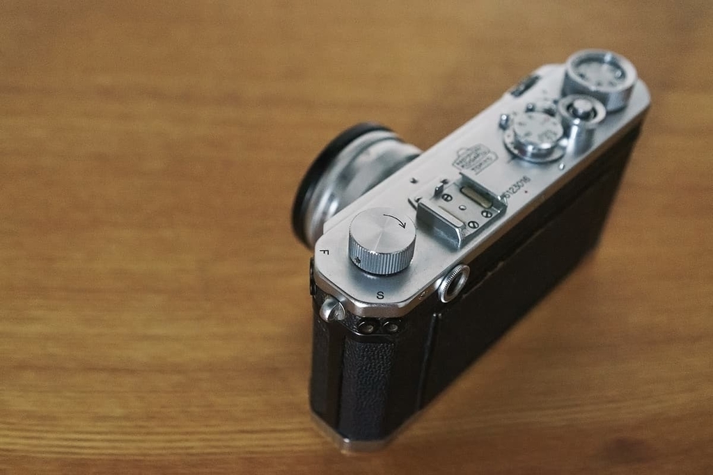 天皇（上皇）陛下がNIKON Sを使われていたようなのでNIKON Sを