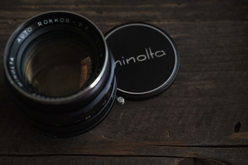 minolta SR-7と緑のロッコールAUTO ROKKOR-PF 58mm f1.4が