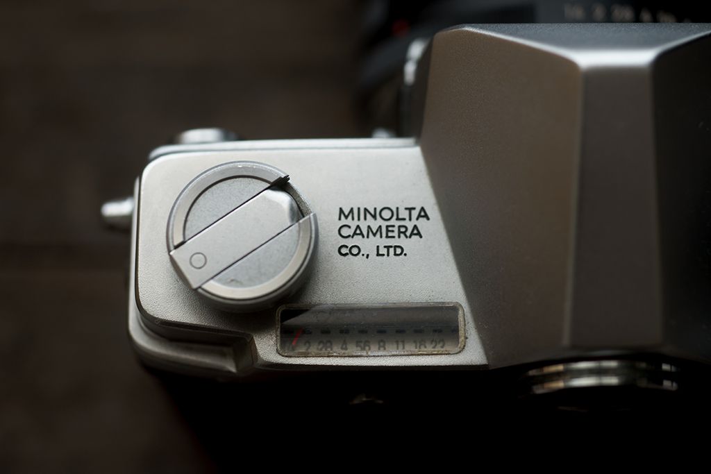minolta SR-7と緑のロッコールAUTO ROKKOR-PF 58mm f1.4が minolta SR-7と緑のロッコールAUTO ROKKOR-PF 58mm f1.4が