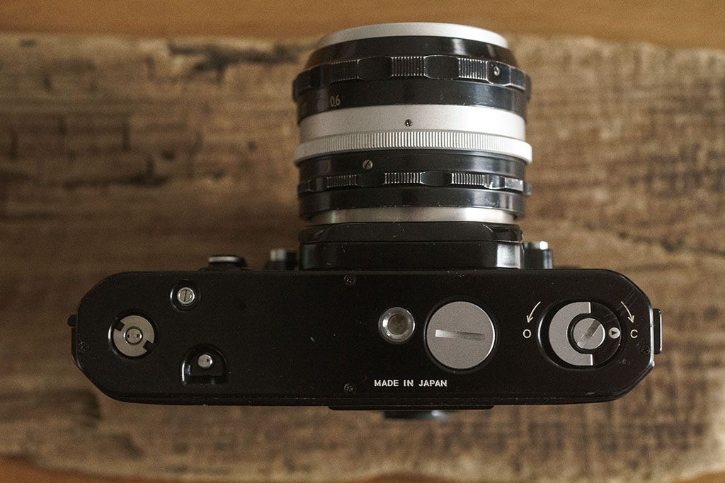 ニコン 一眼レフフイルムカメラ F2フォトミック 使用説明書 1972年10月 ニコン 一眼レフフイルムカメラ F2フォトミック 使用説明書 1972
