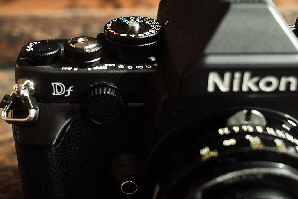 美品　Nikon Df 撮影枚数705枚　ショット数は705枚 美品 Nikon Df 撮影枚数705枚 ショット数は705枚 中古】Nikon ニコン