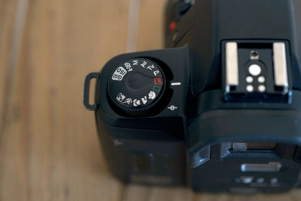 フィルムカメラのCanon New EOS KissとEF40mm f2.8 STMがやってきた