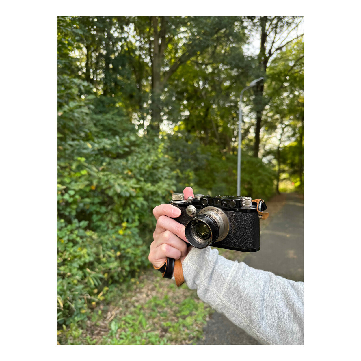バルナックライカDIIIと旧Elmar 5cm f3.5にモノクロフィルムで バルナックライカDIIIと旧Elmar 5cm f3.5にモノクロフィルムで