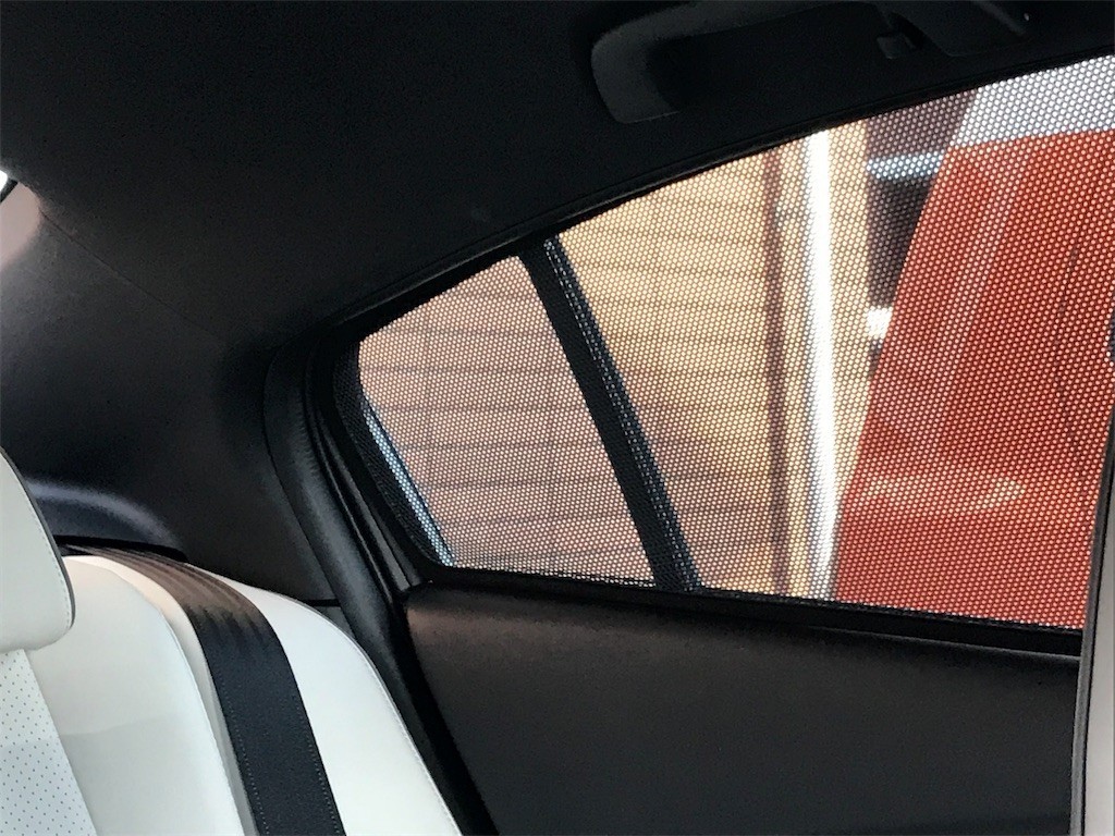 Mazda6ワゴン アテンザワゴン 後席サンシェード オーストラリアマツダ純正 アテンザをより上質に:むっつめ、オーストラリアマツダ純正 後席