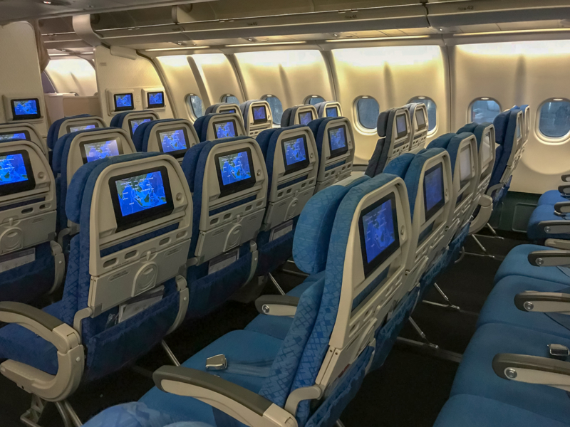 CX710 SIN→HKG Economy ChangiT4はひたすらに新しい - Calling at...