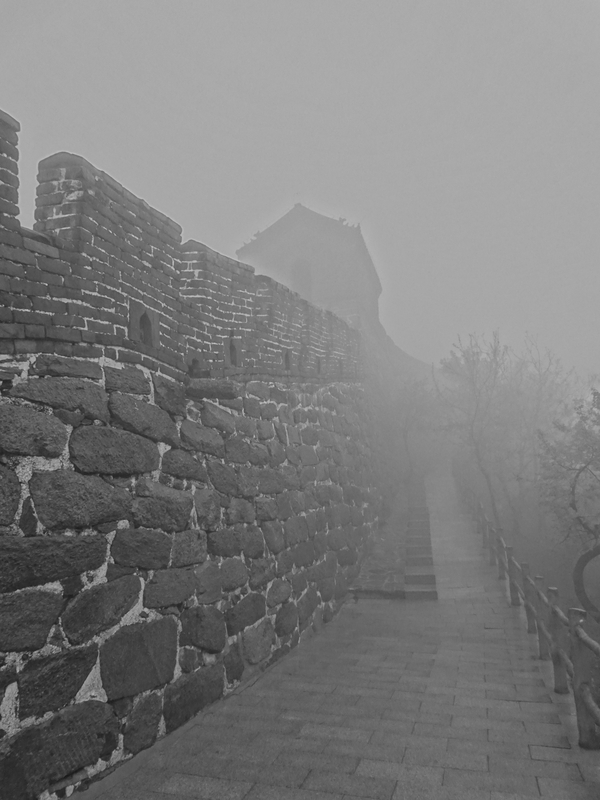 霧のかかる万里の長城１