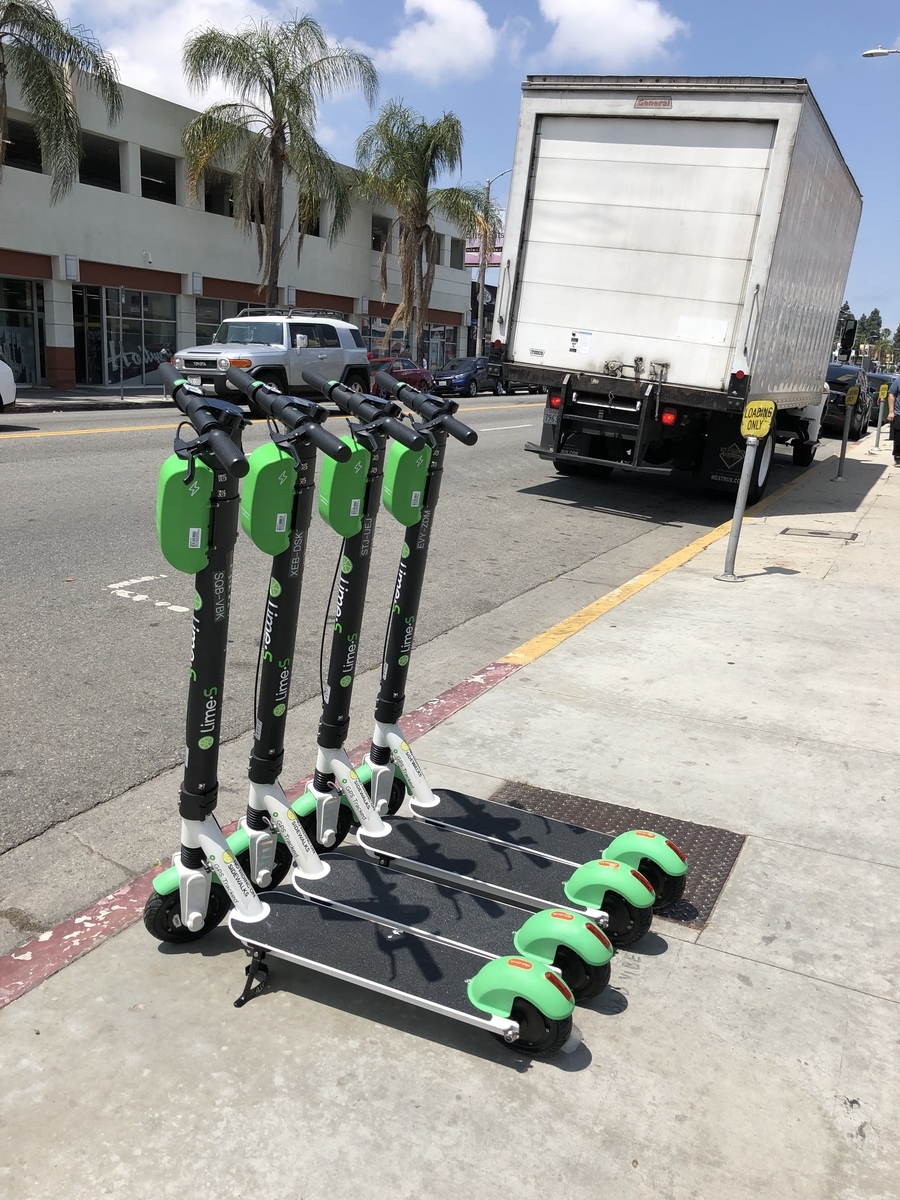 ロサンゼルスでも大流行】電動キックボードLimeは観光にも便利？使い方 