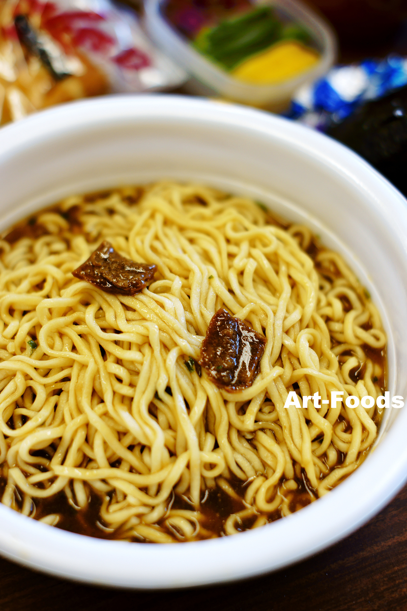 日清焼そばUFOすき焼き風あんかけ麺_220315